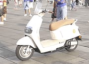 Yadea Velax Motor Listrik yang Bisa Jalan Sendiri